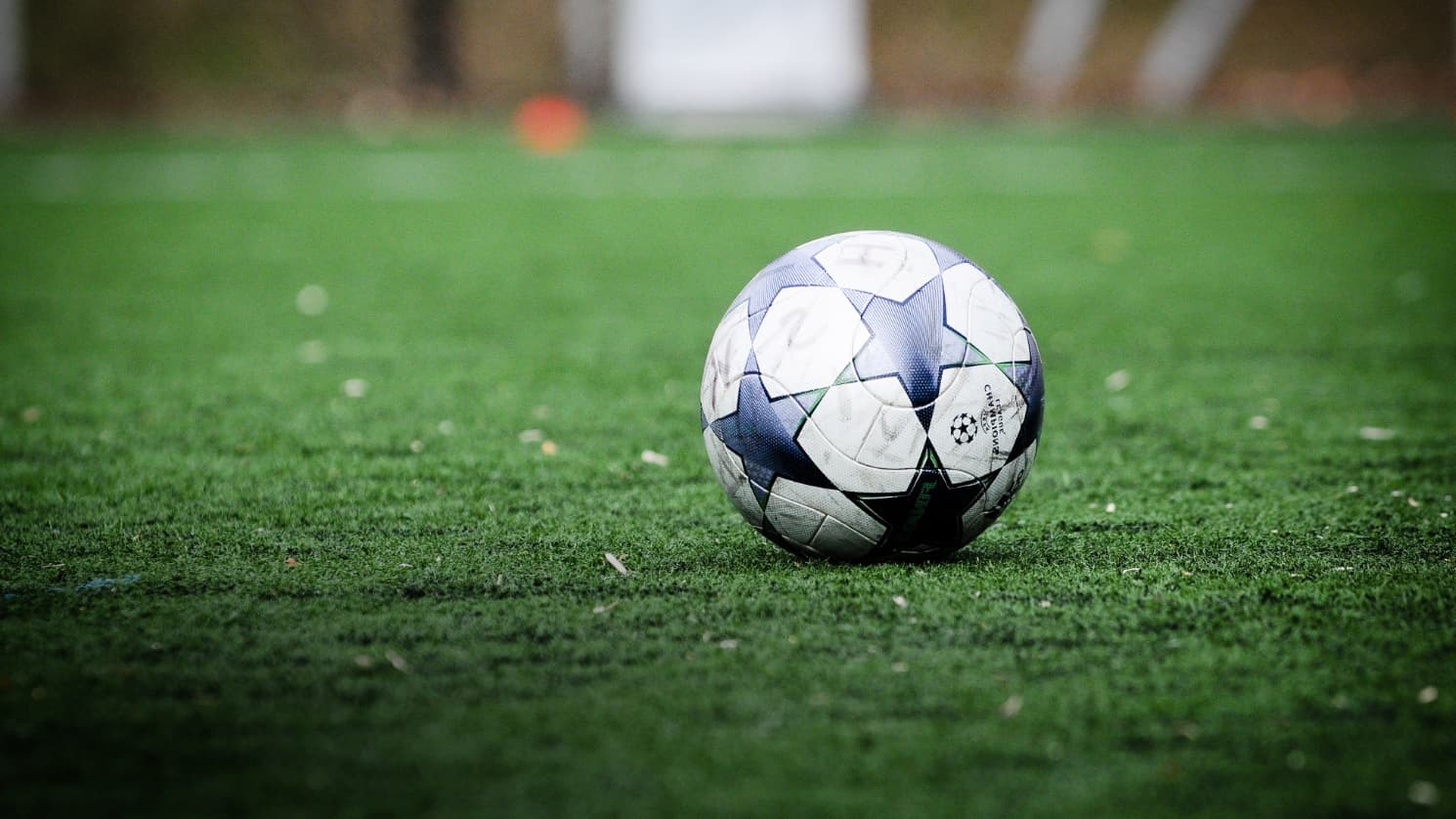 SOCCER - With detailed statistics and intelligent analysis